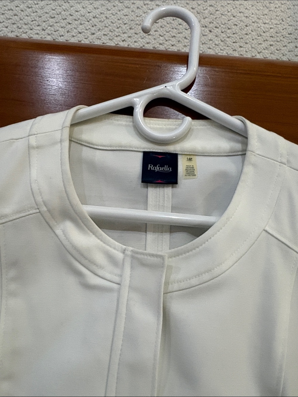 Rafaella white Collarless Zip-Front business casual comfortable jacket.